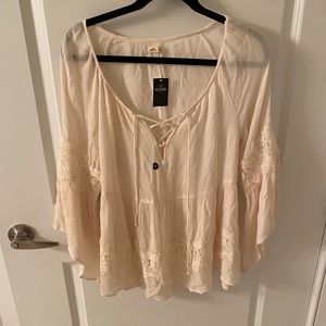 Flowy cream top